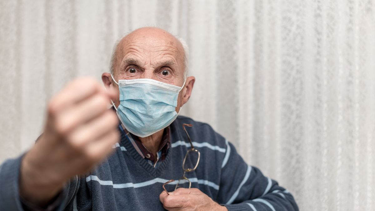 Inside the first chaotic days of the effort to vaccinate America