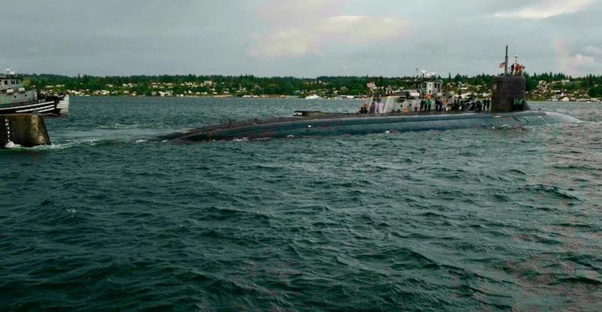 US submarine commander fired after crash into sea mountain