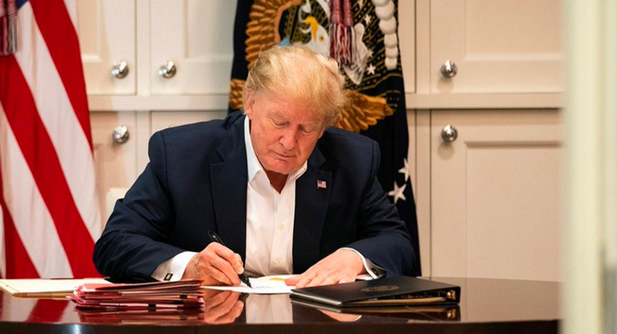 'Another incrimination': Experts call BS on Trump after he claims officials allowed him to take empty classified folders