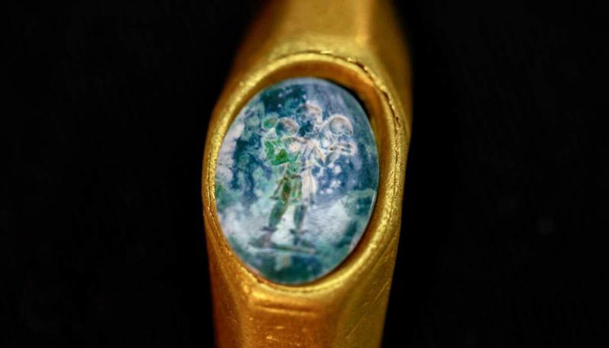 'Good Shepherd' gold ring found in Roman-era wreck off Israel