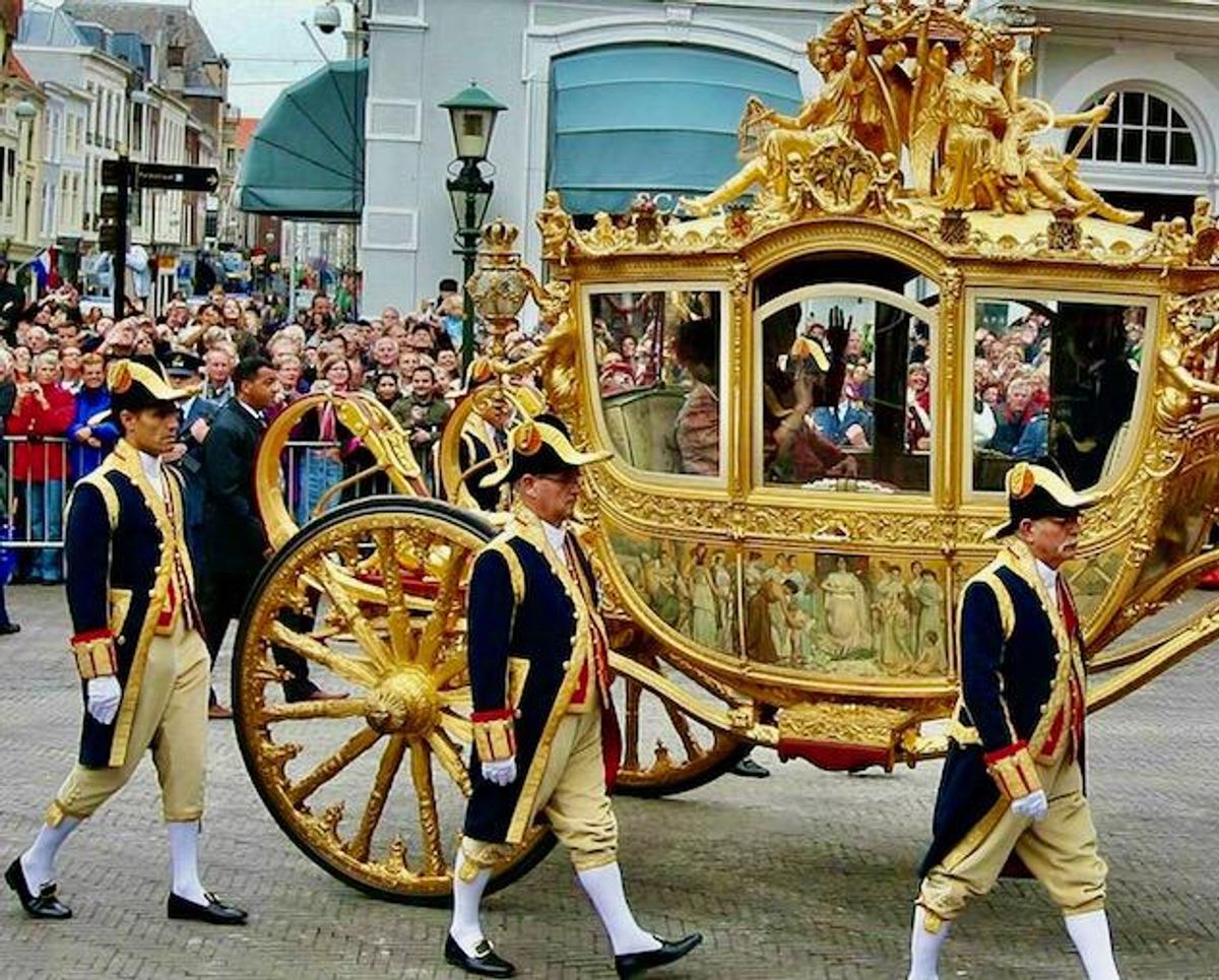 Dutch king ditches golden coach with slavery images
