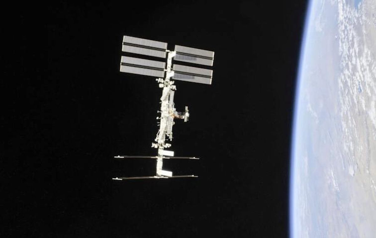 Tiny meteorite may have caused coolant leak from Soyuz capsule