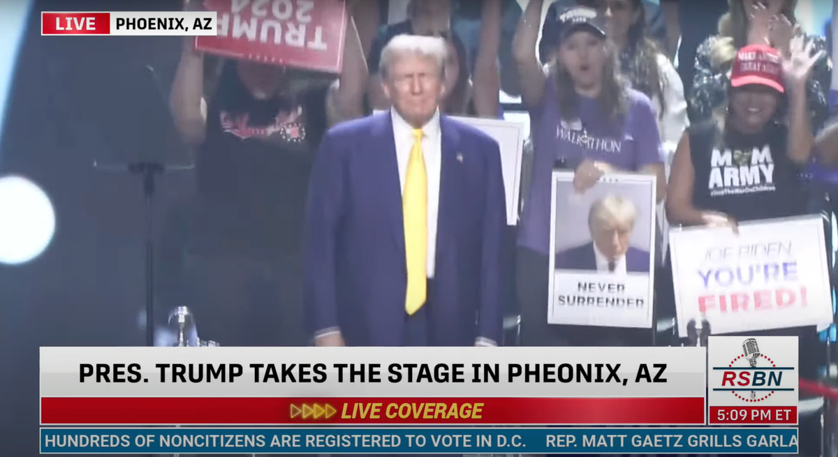 11 Trump town hall attendees hospitalized for heat exhaustion in Arizona: report