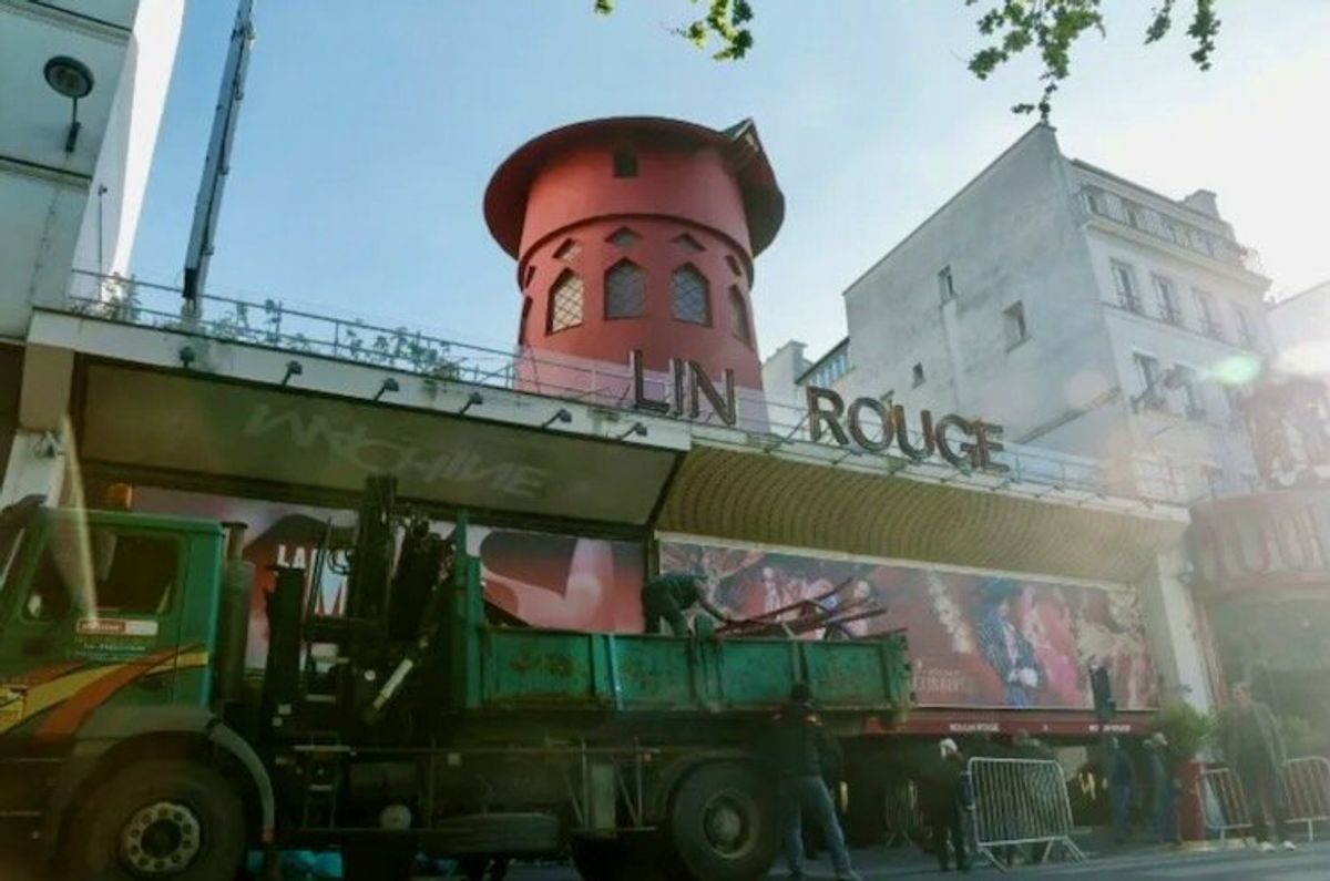 Blades of Paris landmark Moulin Rouge windmill collapse