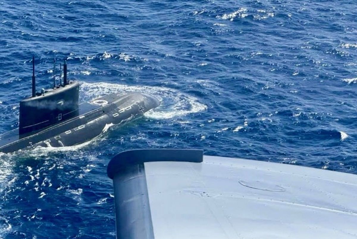 Philippine president says Russian submarine 'worrisome'