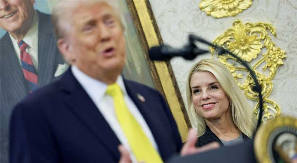 'Gaping omission' in Trump foe's indictment proves prosecutors have a bad case: expert