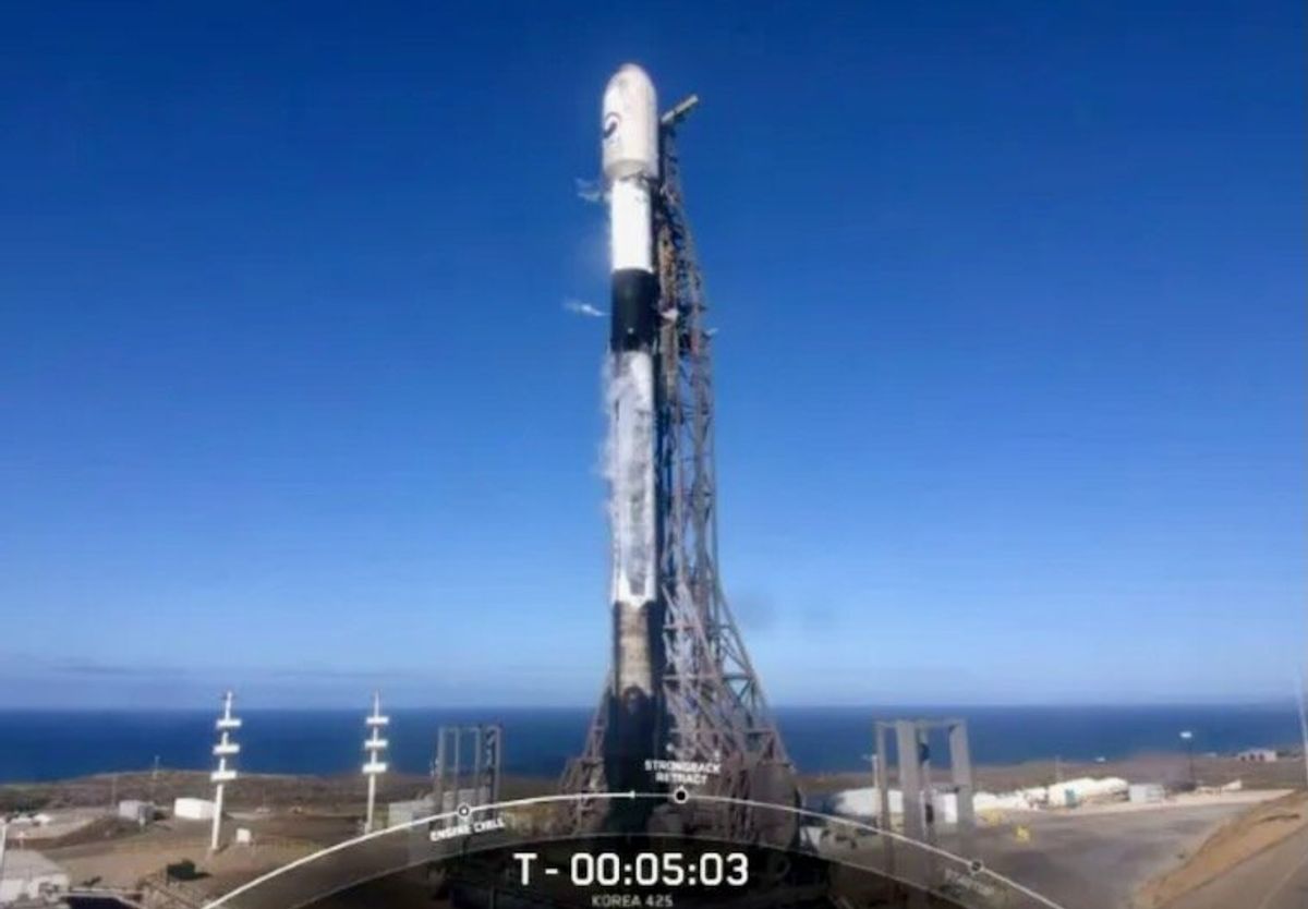 South Korea confirms first spy satellite in orbit