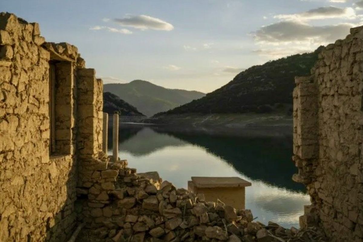 Sunken village emerges as Greek drought bites