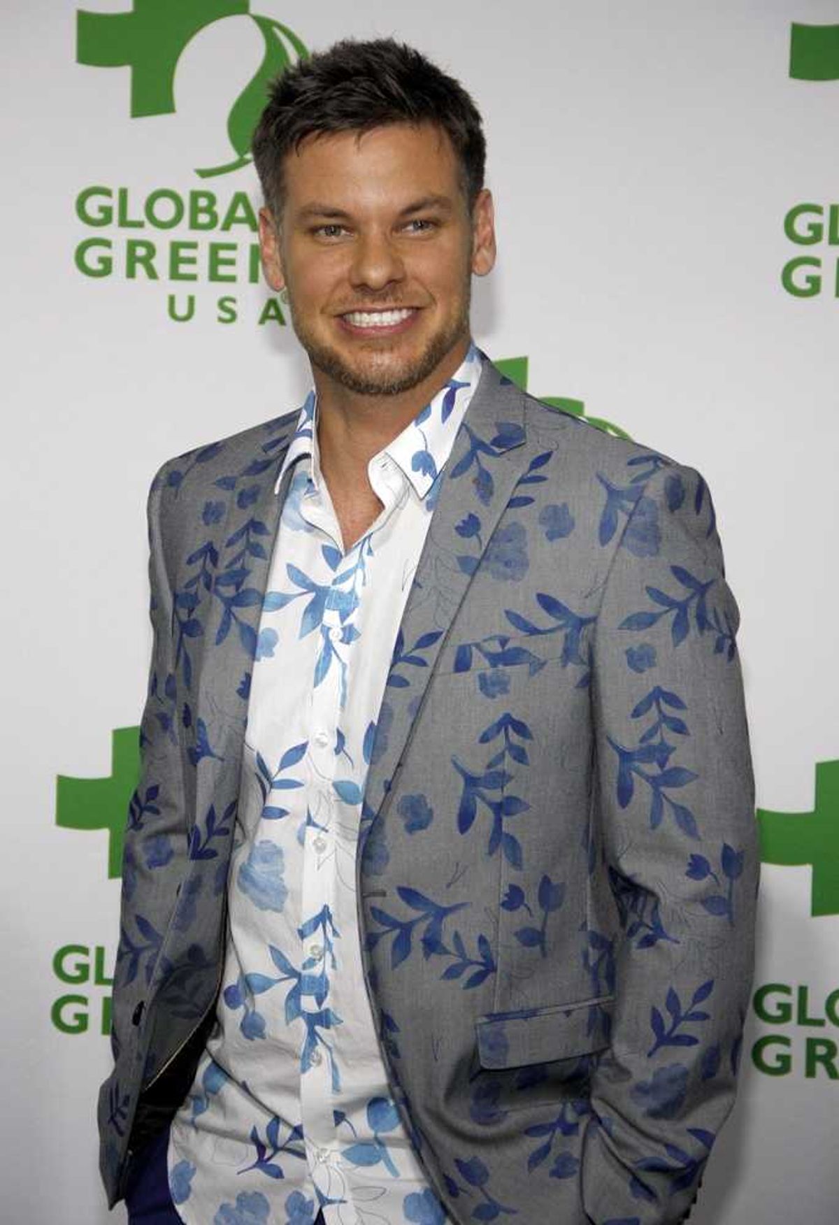 Trump-voting mega podcaster shocks as he dumps president in favor of progressive icon