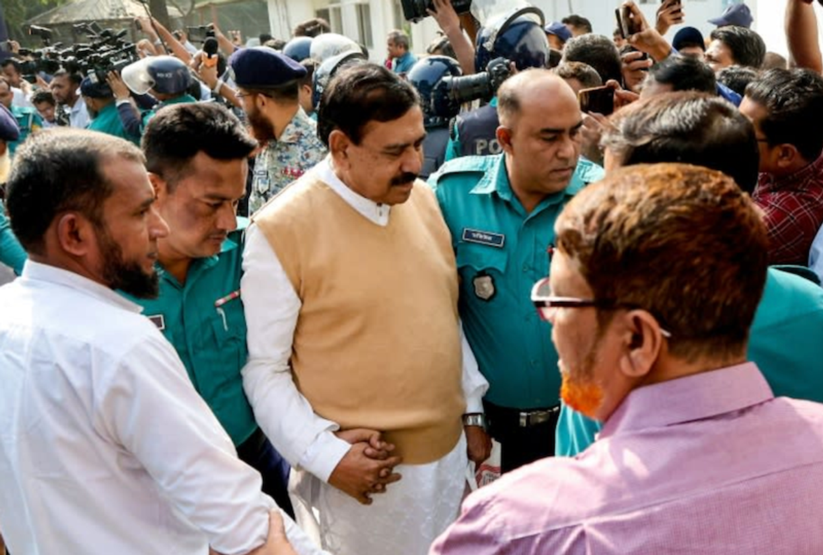 Bangladeshi ex-ministers face 'massacre' charges in court