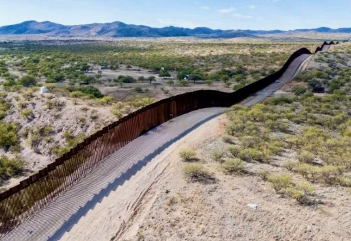 'God's Army' border truck convoy falls flat amid right-wing 'honeypot' paranoia: report
