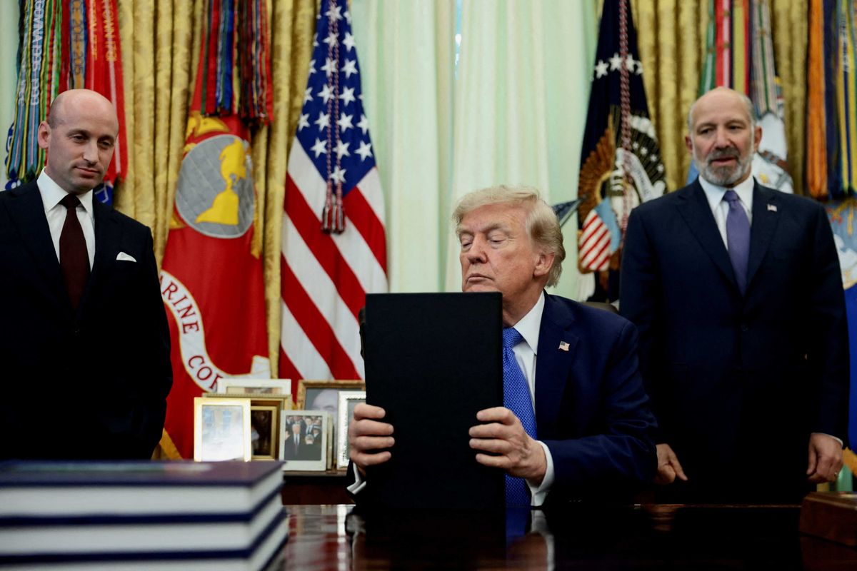 Griping GOP lawmakers dodge Trump's 'mess' of a demand: 'Waste of time'
