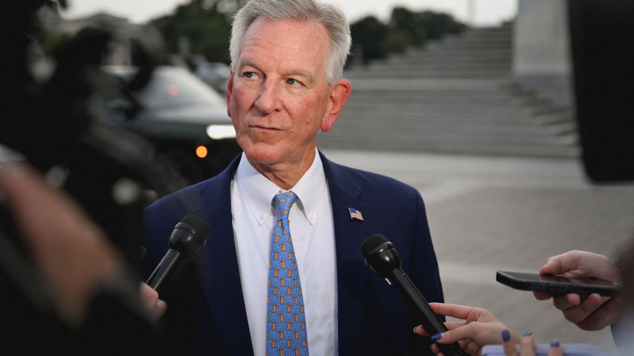 This bloviating Trumper wants to govern red state — while apparently living elsewhere
