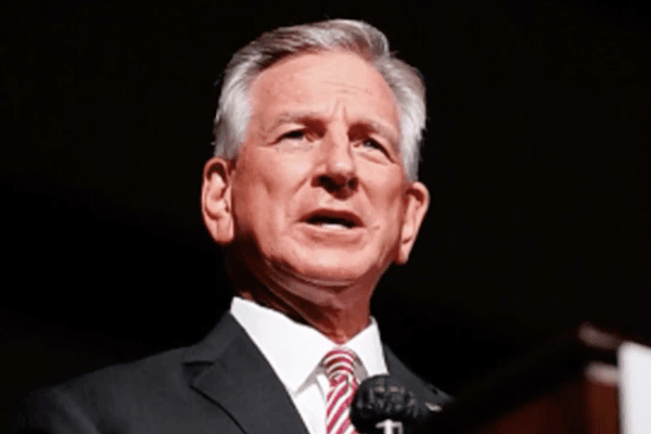 ‘Disgusting’: 'Jarhead' author flattens Tommy Tuberville over military blockages