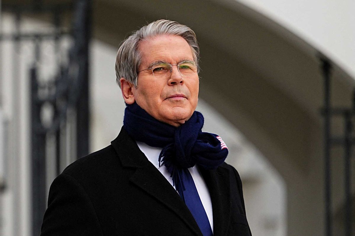 Cabinet member has harsh words for Trump after new 'mess': 'The secretary isn't happy'