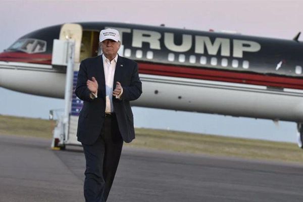 Trump's jet sits next to Russian government plane for two days in 'isolated' area: report