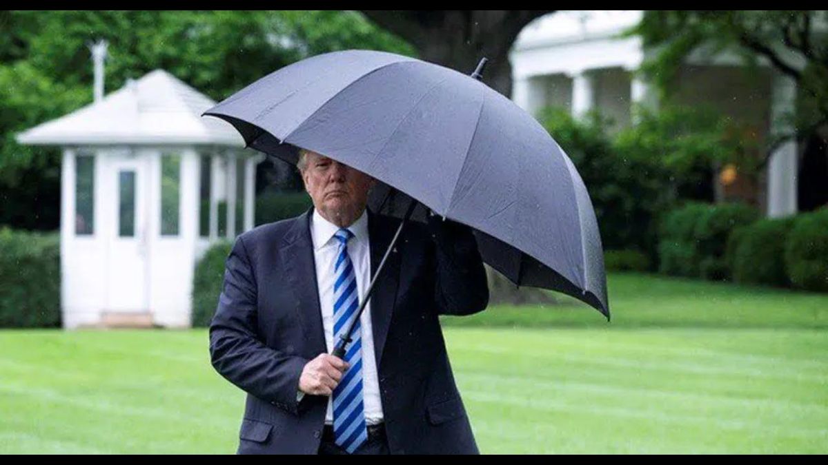 Trump files ‘legally groundless request’ — and is quickly ridiculed by a top legal expert
