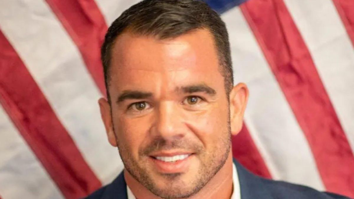 Trump-loving Florida congressional candidate is a convicted felon who's not eligible to hold office: report