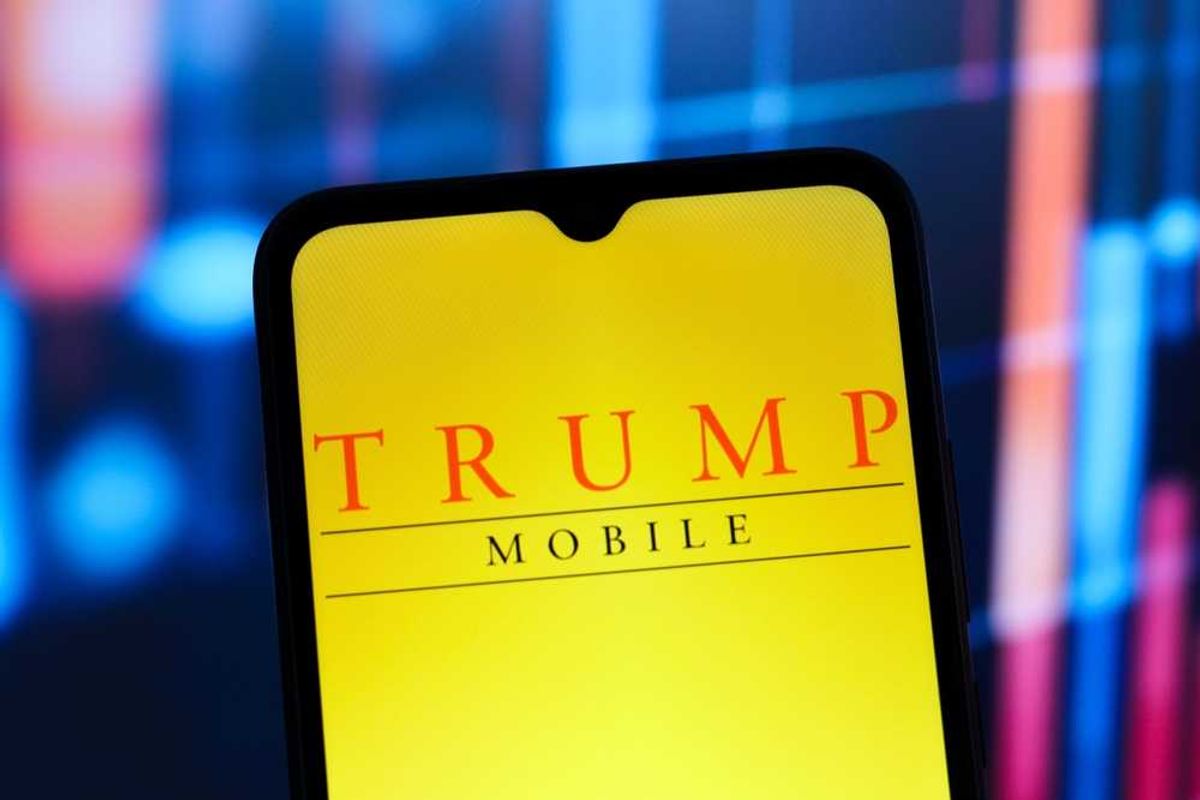 'I'm sorry, what?' Ex-GOP rep gobsmacked by fine print for Trump's gold phone