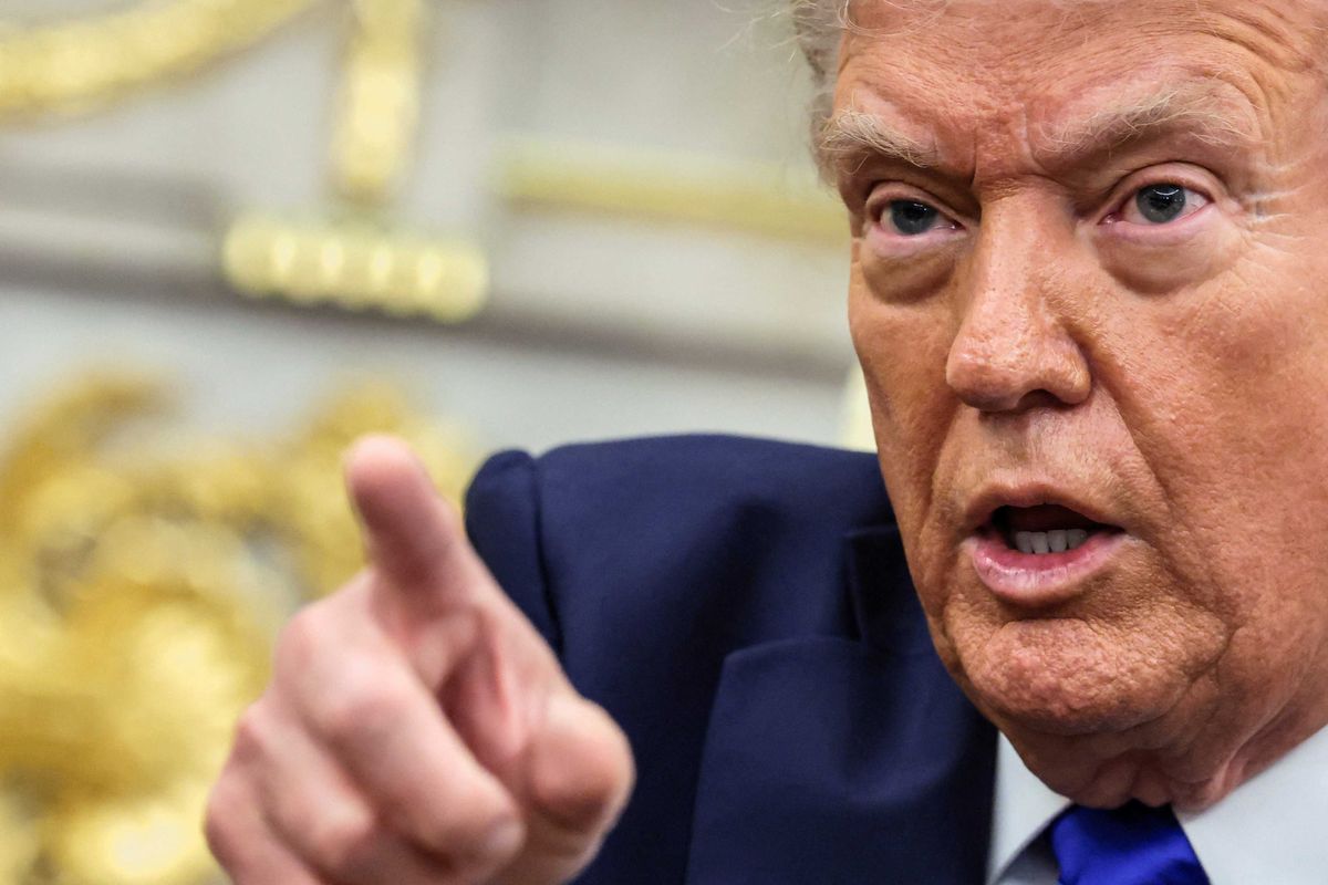 Trump points