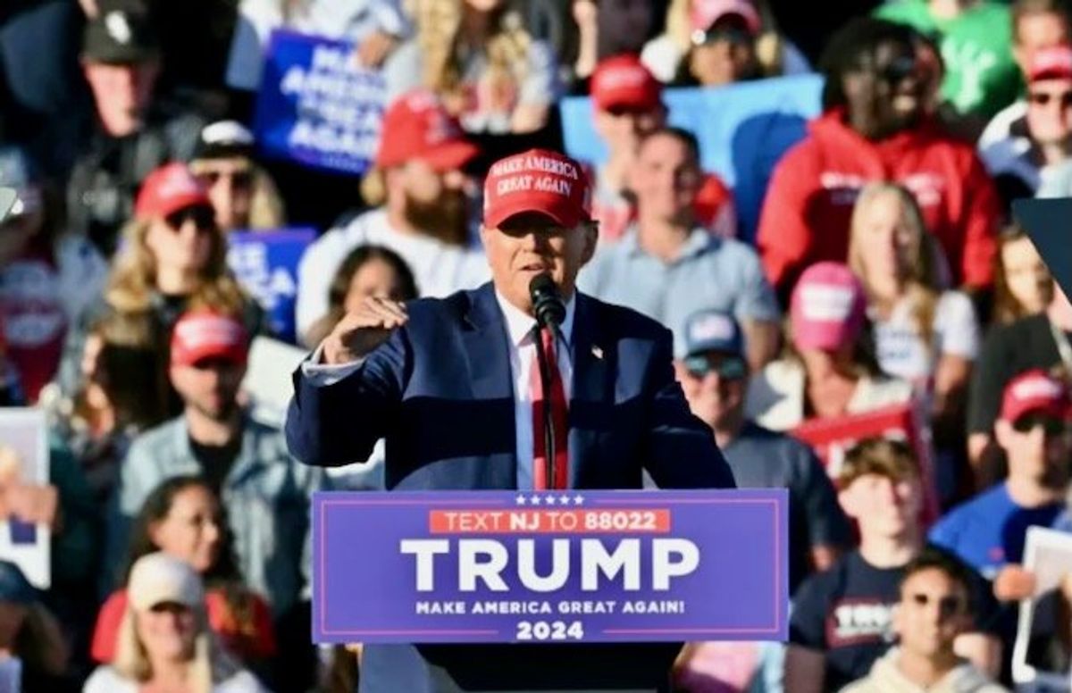 Trump, reciting songs and praising cannibals, draws yawns and raises eyebrows
