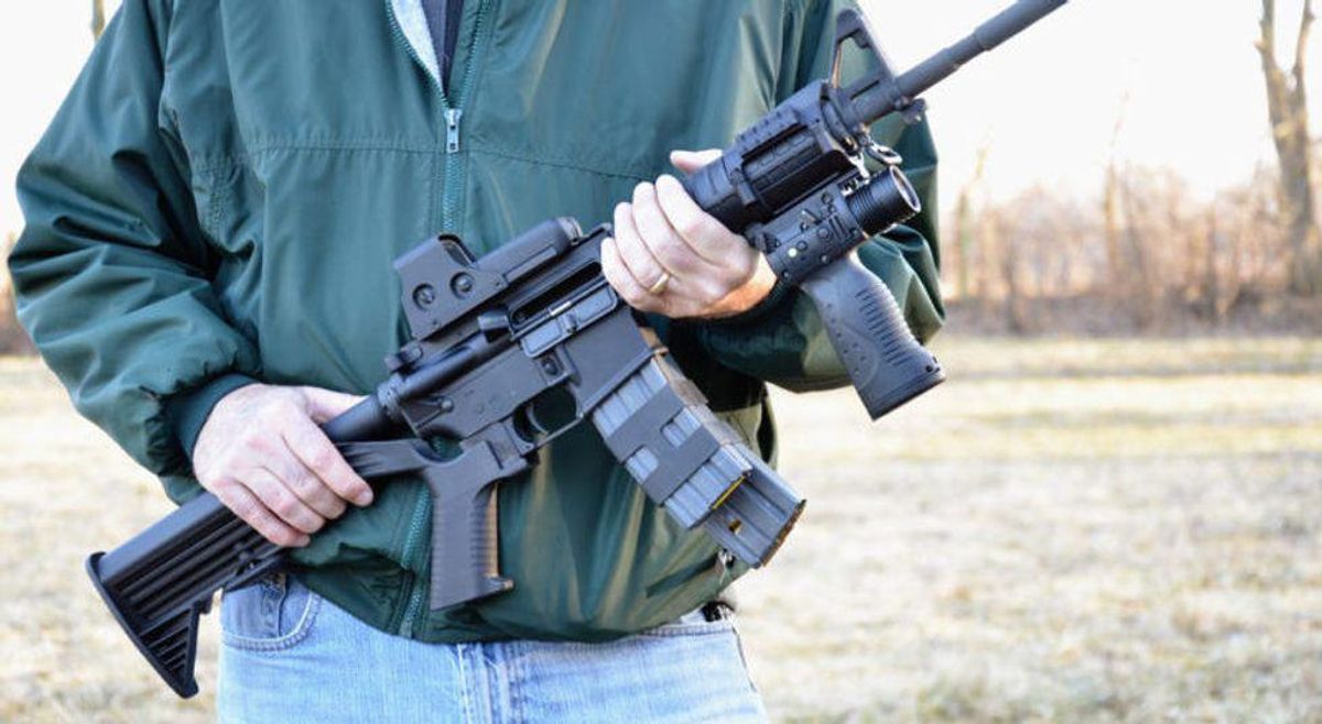 US judge overturns California assault weapons ban