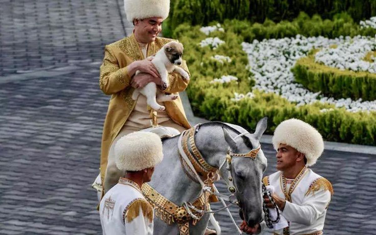 Turkmen leader recognizes dog breed with state holiday