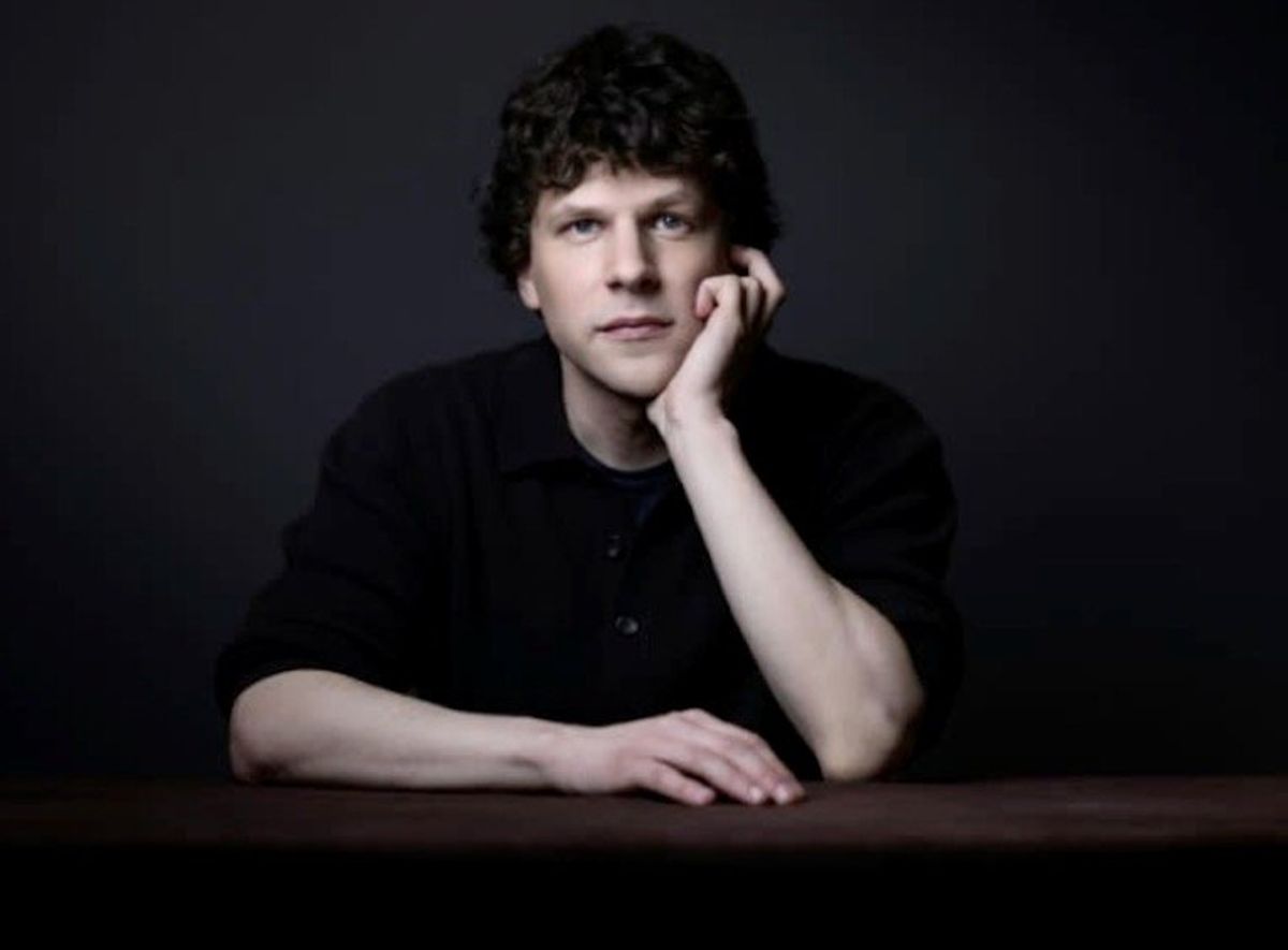'Social Network' star Eisenberg slams Zuckerberg as 'obsessed with power'