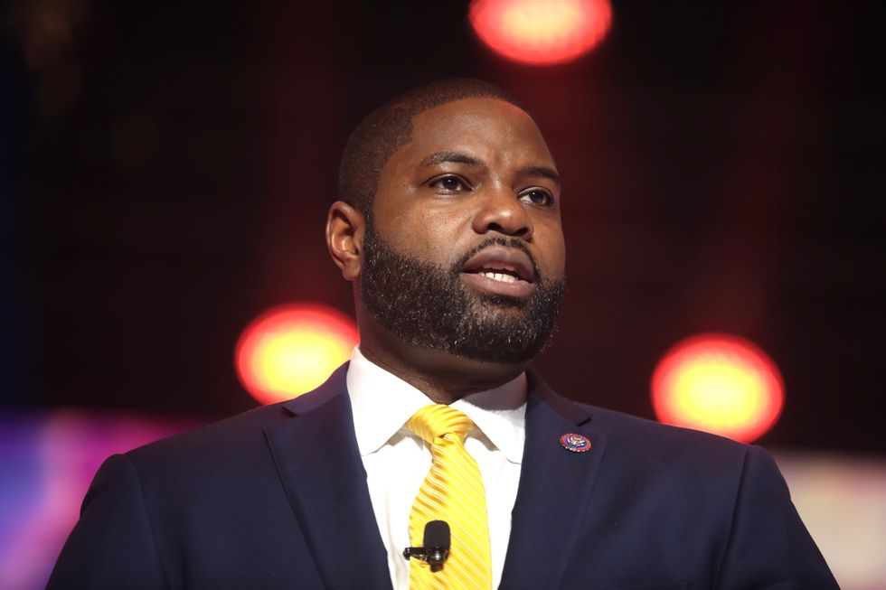 Trump ally's wife accidently ignites 'insane' scandal: 'He was married to his first wife'