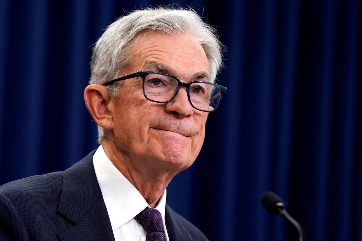 'The economy's breaking': Economists warn Fed's new move meant to manage 'risk' of Trump