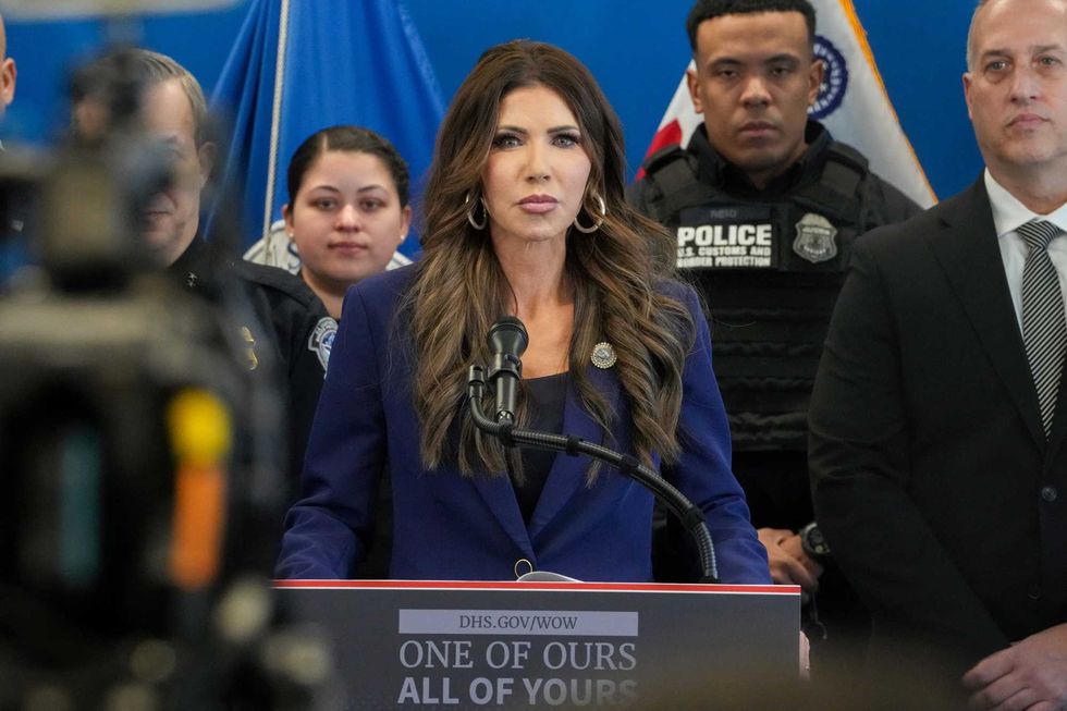 Trump uratuje Kristi Noem — ale odsunie ją od kwestii imigracyjnych: informatorzy