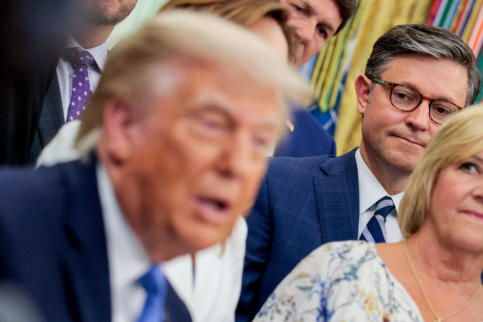 Mike Johnson's 'incredible' response to new Trump threat floors White House reporter