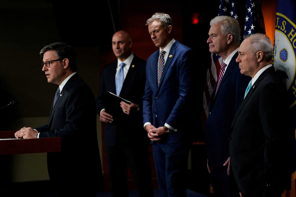 Expert flags 'huge warning signs for Republicans' as new economic numbers worsen odds