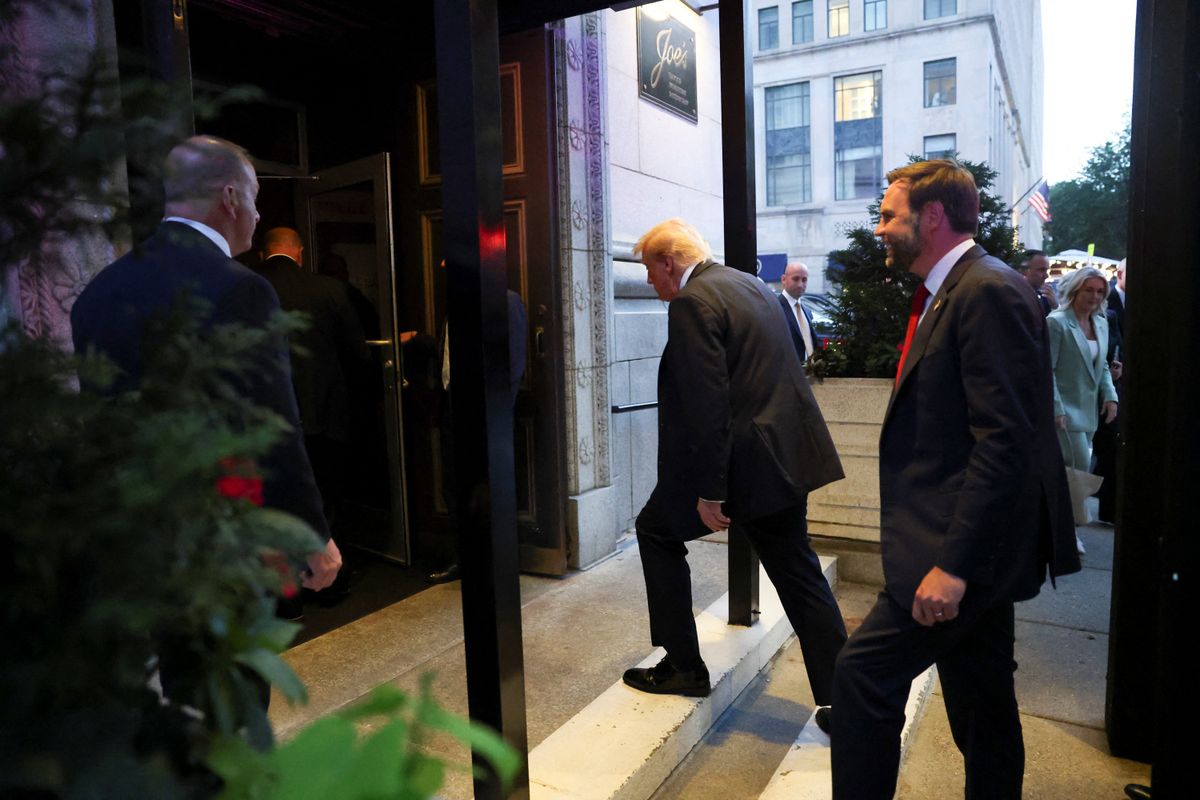 'Trump is Hitler!' President and Cabinet members shouted down at DC restaurant