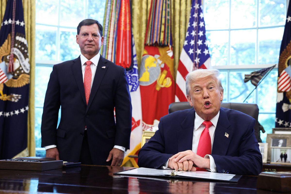 'Incredible!' Analysts floored as Trump boast echoes Bush’s ‘Mission Accomplished’ mistake