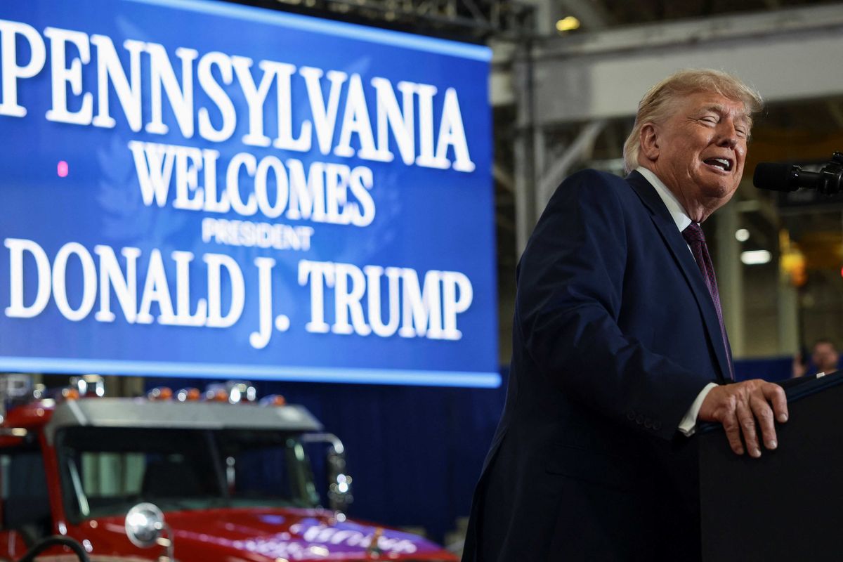 Trump insults Republican he pulls on stage: 'Nobody wants to hear from you'