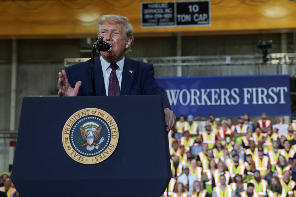 Trump gives himself a baffling compliment for coming up with new insult for Democrats