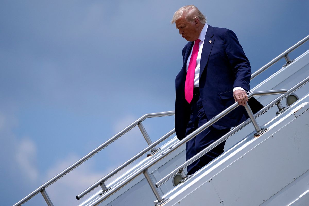 'He's in trouble': Ex-GOP spokesman just sent Trump a warning shot