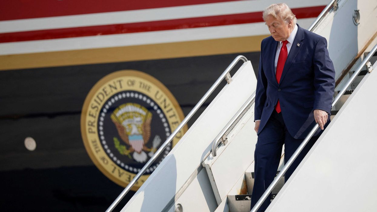 Critics ridicule Trump's first flight aboard his Qatari jet