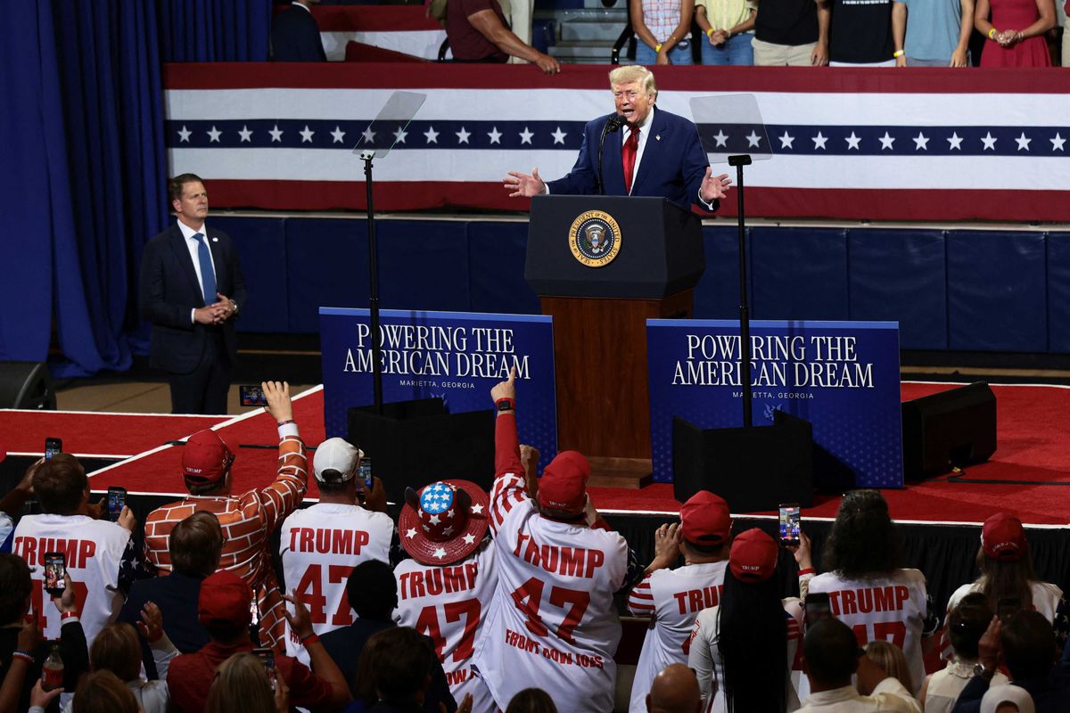 Trump's 'stunning' joke could make life 'incredibly treacherous' for GOP: analysts