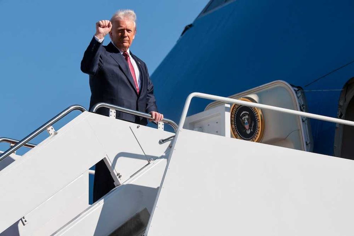 Trump's Mar-a-Lago neighbors fume over 'thunderous' plane noise