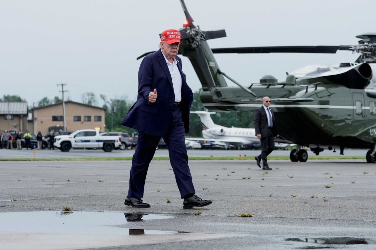 Trump bows to 'unthreatening and respectful' dictator in stunning move