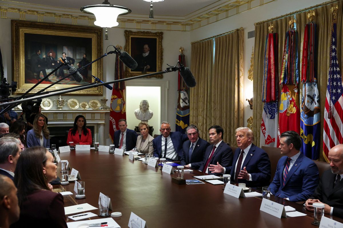 Top Cabinet member wants to 'stain Trump's hands with blood': defiant foreign leader