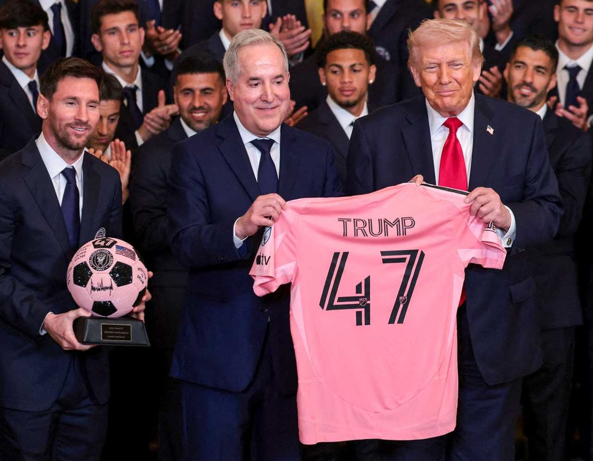 'Shocked' Fox News hosts debate 'masculinity' after Trump is given pink soccer jersey