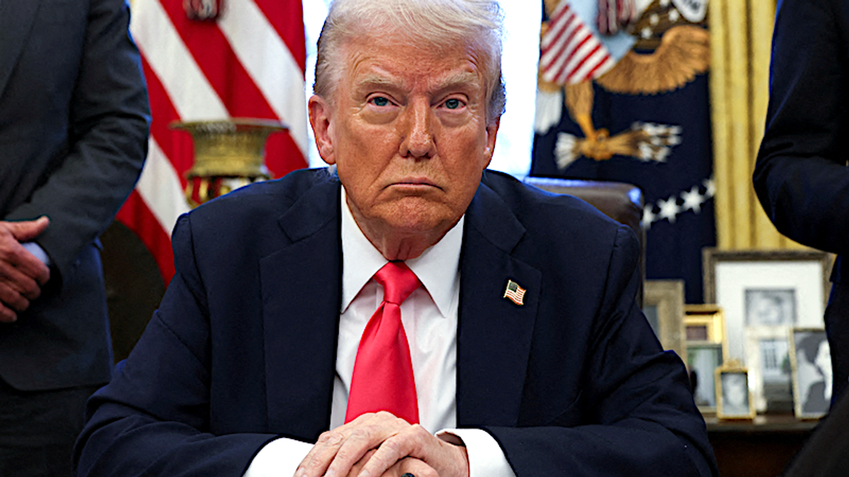 'Don't put yourselves in a bad spot': Trump team dangles campaign cash to keep GOP in line