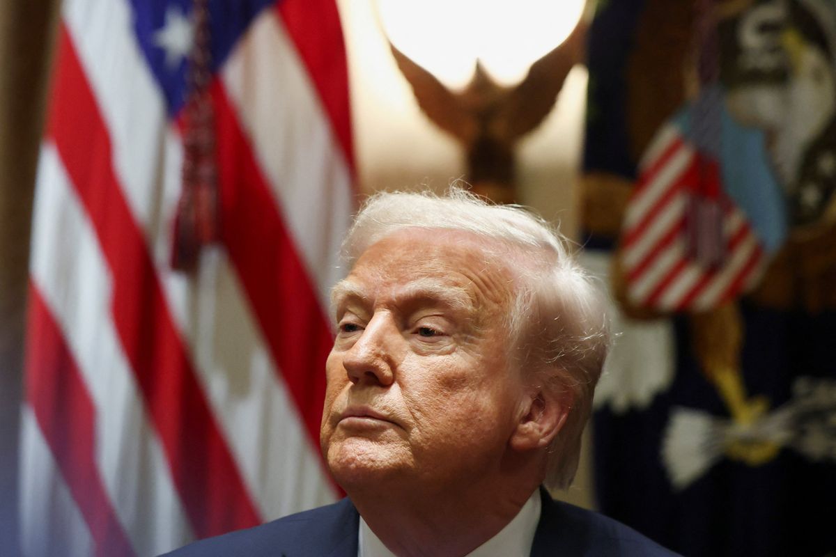 Lock him up. Here's what the Espionage Act has to say about disappearing information