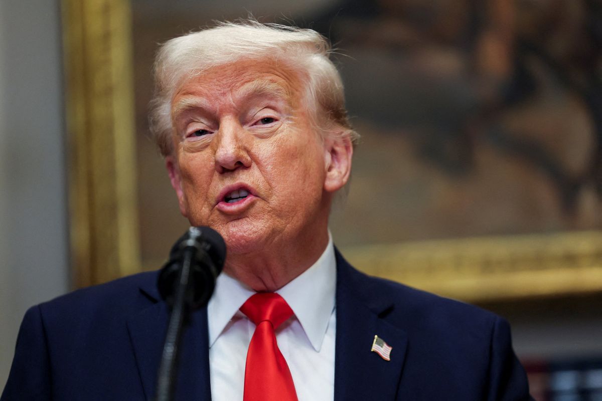 'Incompetent clown': Critics slam Trump for latest tariff backtrack