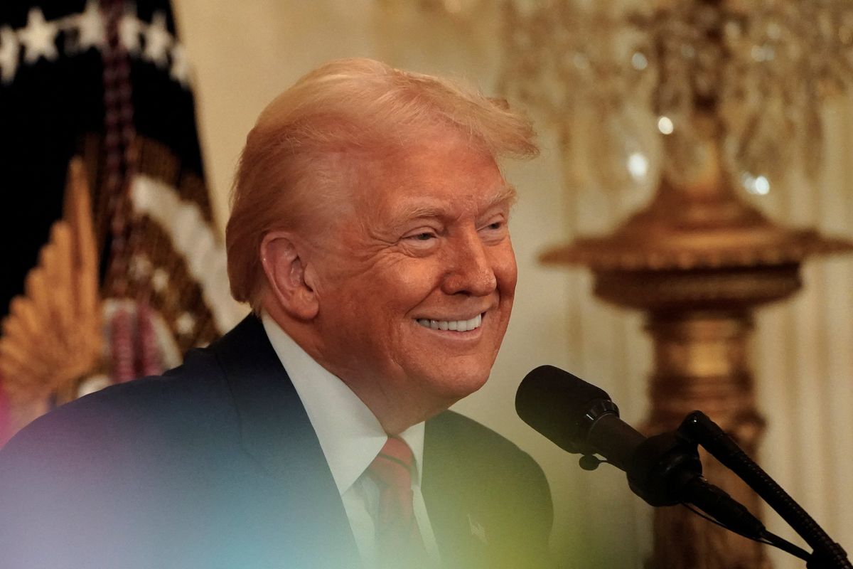 'Utter disgrace': Critics slam Dem governor as 'completely unfit' as he praises Trump