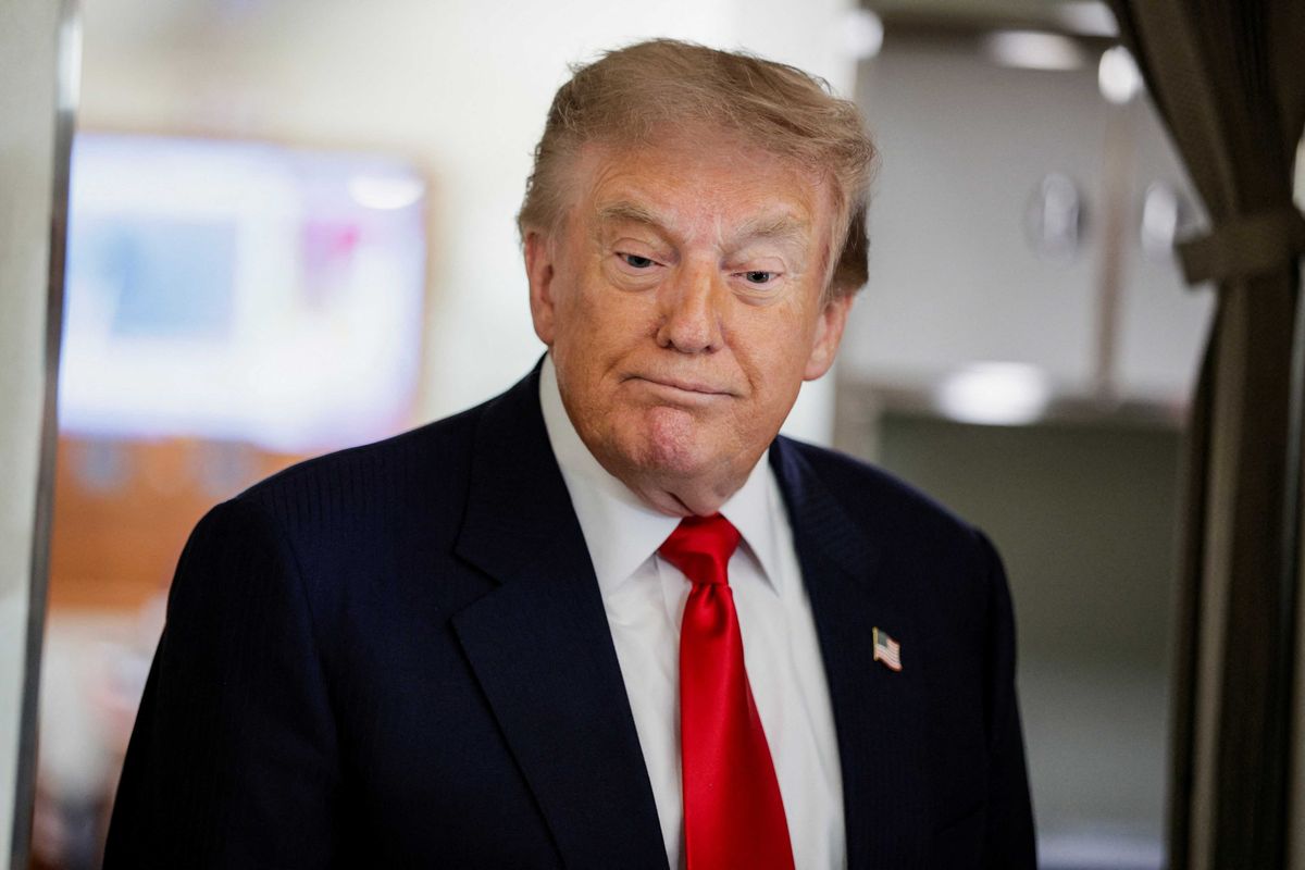 Trump's 'really concerning' dementia symptoms revealed in late-night posts: expert