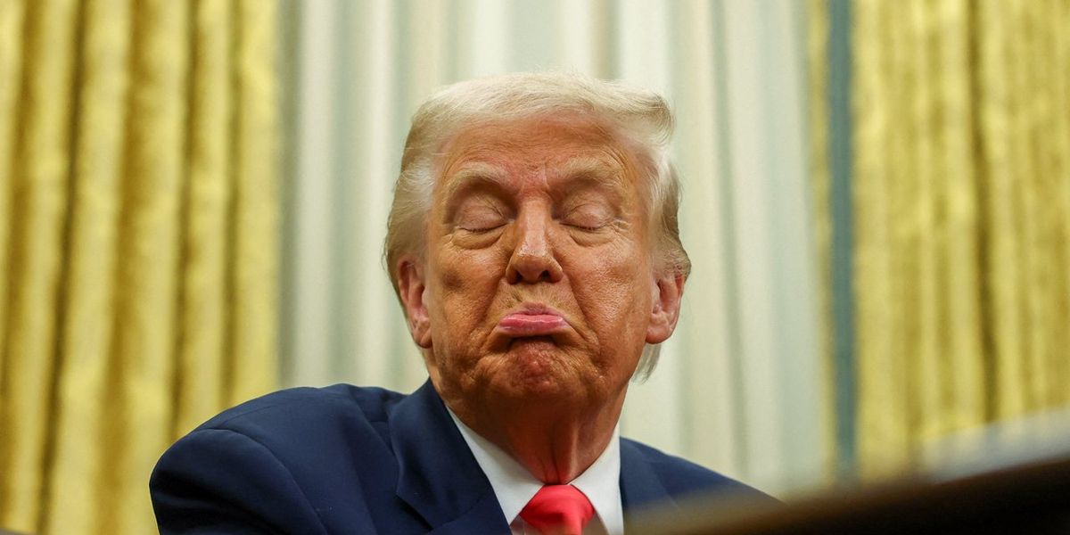 Putin puts Trump call on hold as he talks to Russian oligarchs 'instead': report